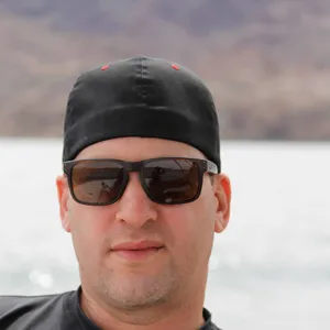 Aviv Lubrani - Owner at Garage Doors LA Review